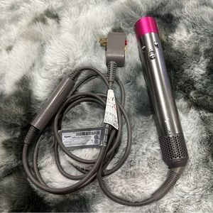 (Sold!)HS01 Dyson Airwrap Hair Styler/ Dryer Wand Only No case and attachments